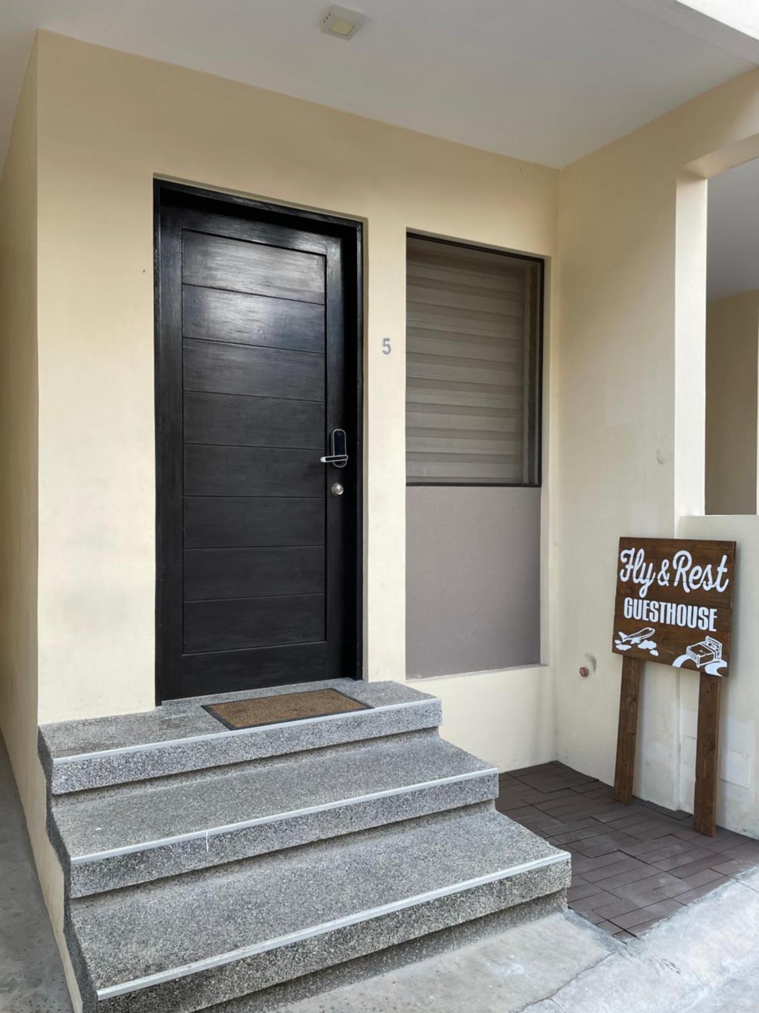 Fly & Rest Guesthouse - Mactan-Cebu International Airport Мактан Экстерьер фото